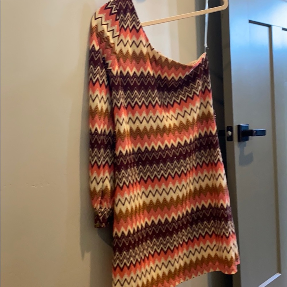 Off shoulder GB dress